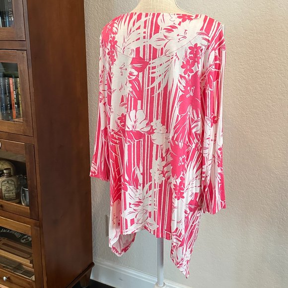 RUBY RD Tropical Print with Shark Bite Hem 2X - Picture 4 of 7